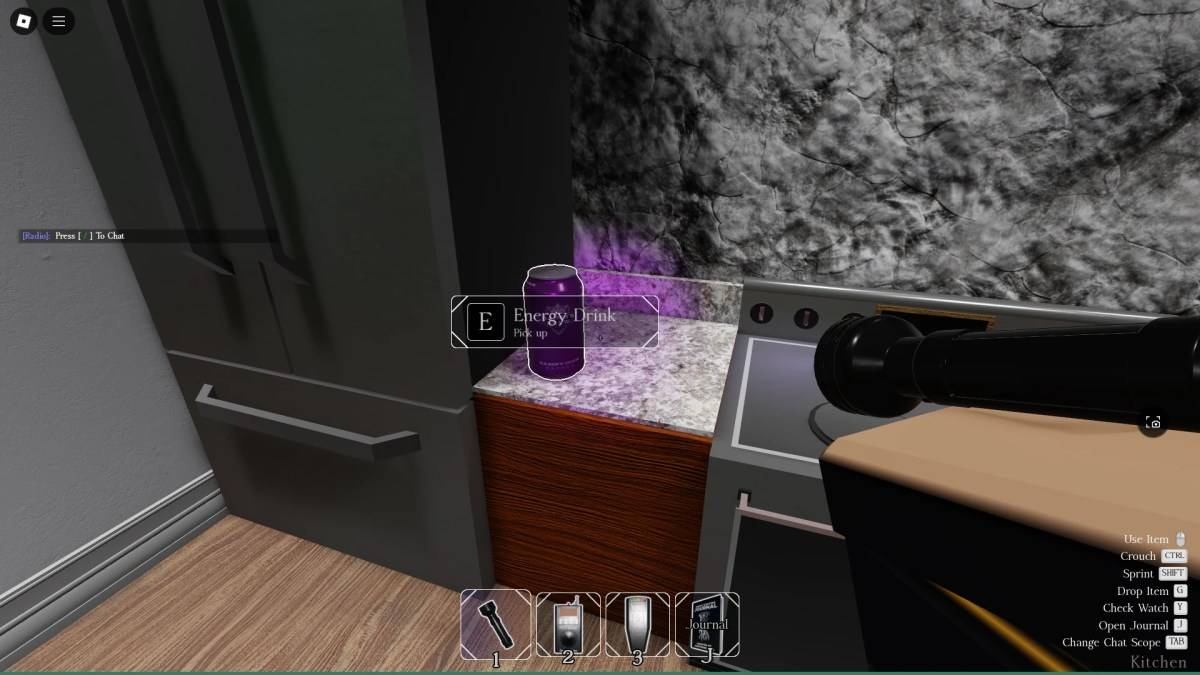 Boisson énergisante sur un placard dans une démonologie Roblox Experience